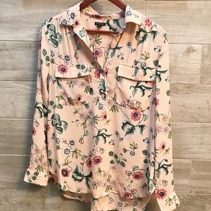 3/$25 Ann Taylor Button Down Floral Blouse Size M